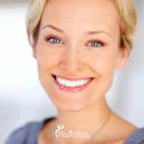 Smile Makeover in Cancun, Mexico: Evaluating Costs, Safety, and Dental Credentials